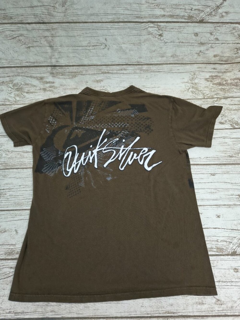 Vintage Y2K Quiksilver Graphic T-Shirt Size Medium